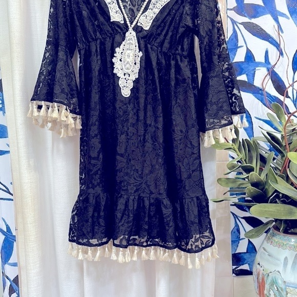 NWOT Women’s Venus Black Lace V Neck Tassels Dress Beach Cover Up Size 6 - Picture 3 of 6